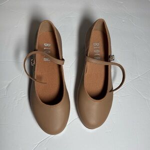 BLOCH Tap-On Shoes Tan Size 4 S0302L Mary-Jane NEW IN BOX Leather